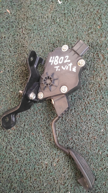 Pedal de aceleracion Toyota Vitz-Yaris