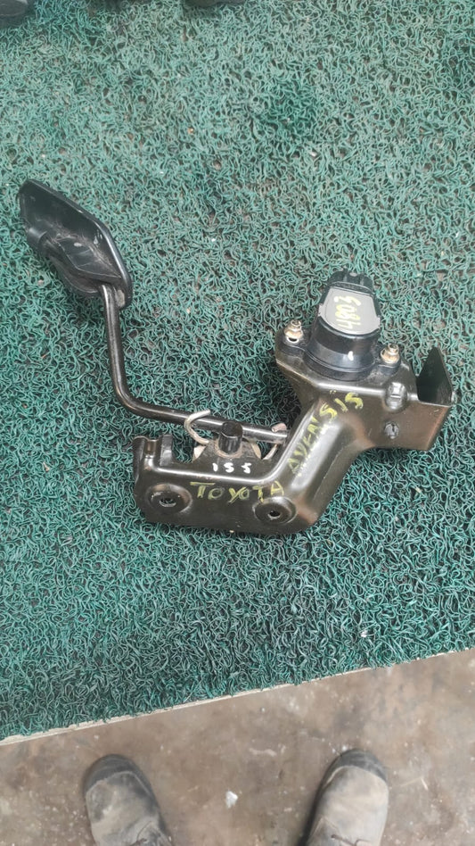Pedal de aceleración Toyota Avensis