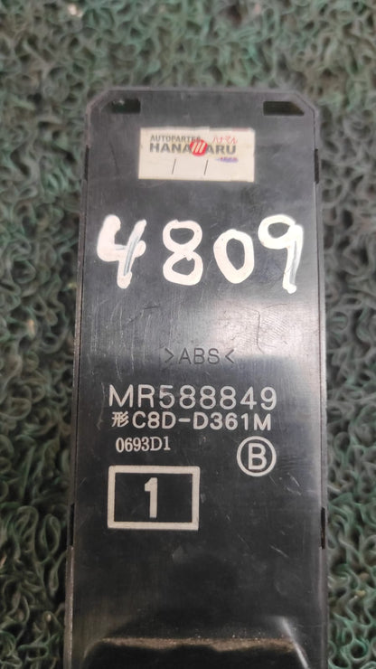 Mando levanta vidrios Mitsubishi EK Wagon