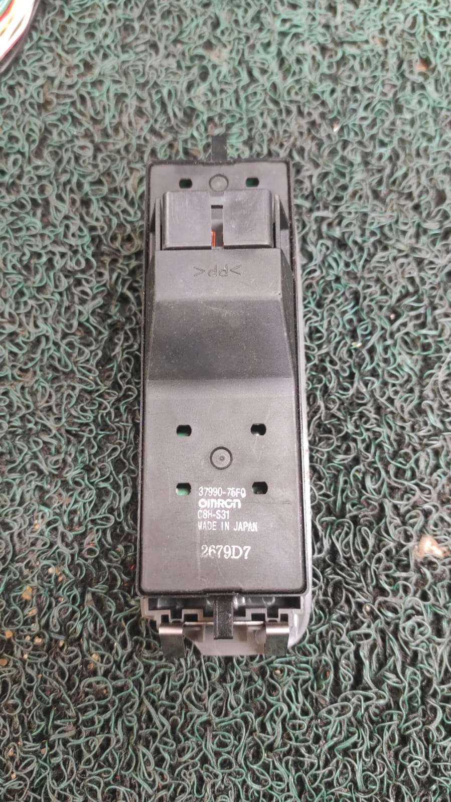 Mando levanta vidrios Suzuki wagon R - Solio