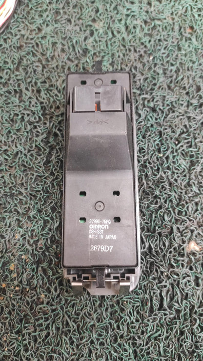 Mando levanta vidrios Suzuki wagon R - Solio