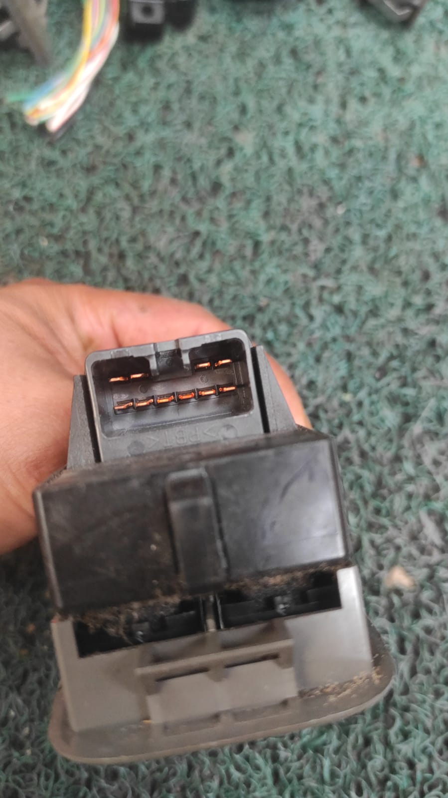 Mando levanta vidrios Suzuki wagon R - Solio