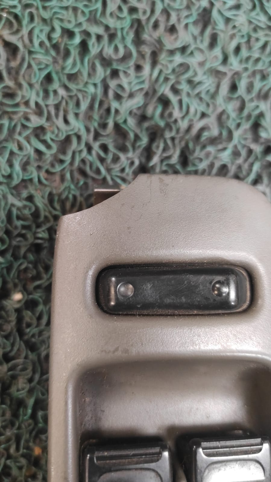 Mando levanta vidrios Suzuki wagon R - Solio