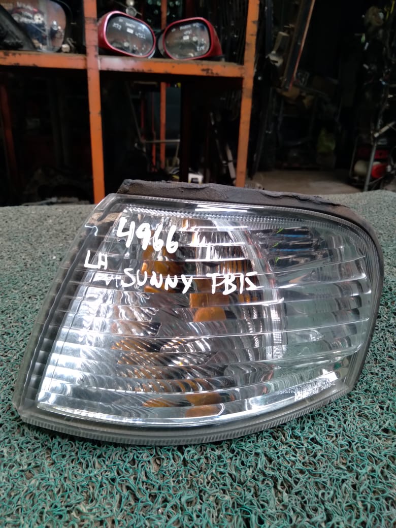 Guiñador Nissan Sunny 2004 LH
