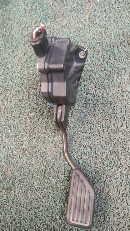 Pedal de aceleracion Toyota Vitz-Yaris
