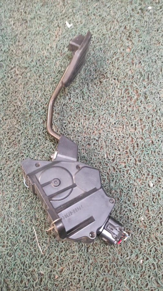 Pedal de aceleracion Toyota Vitz-Yaris
