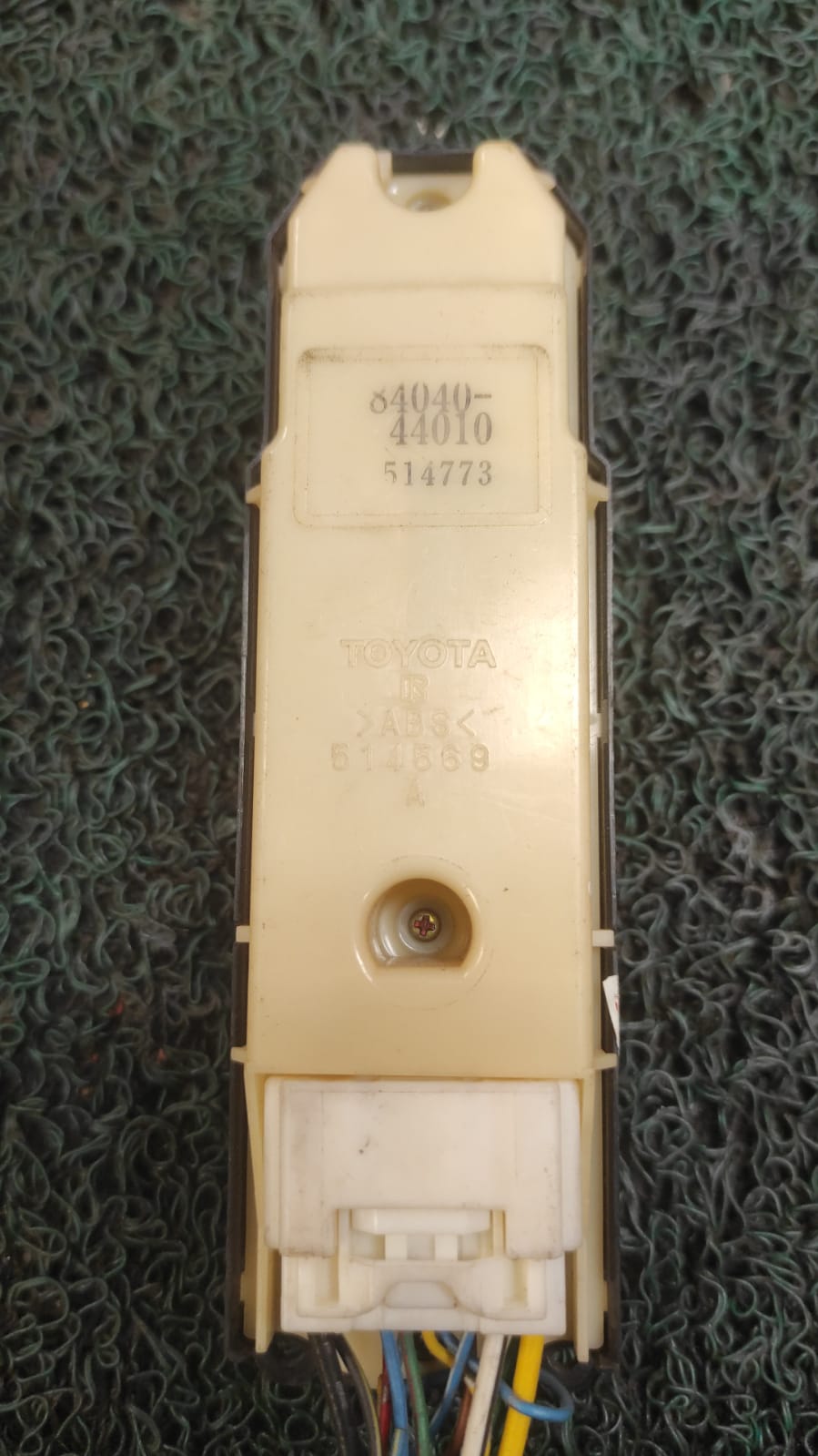 Mando levanta vidrios y bloqueo de puertas Toyota noah -voxy azr 60 2004