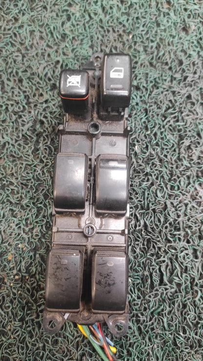 Mando levanta vidrios y bloqueo de puertas Toyota noah -voxy azr 60 2004