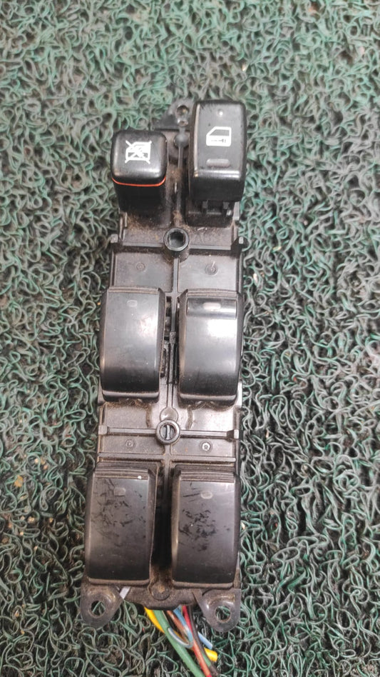 Mando levanta vidrios y bloqueo de puertas Toyota noah -voxy azr 60 2004