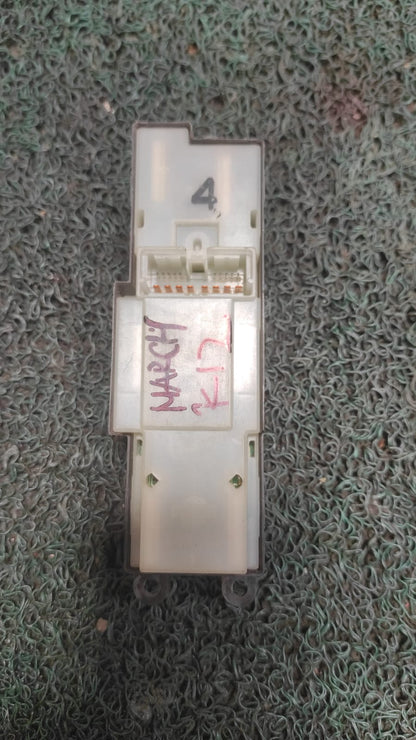 Mando levanta vidrios Nissan march K12