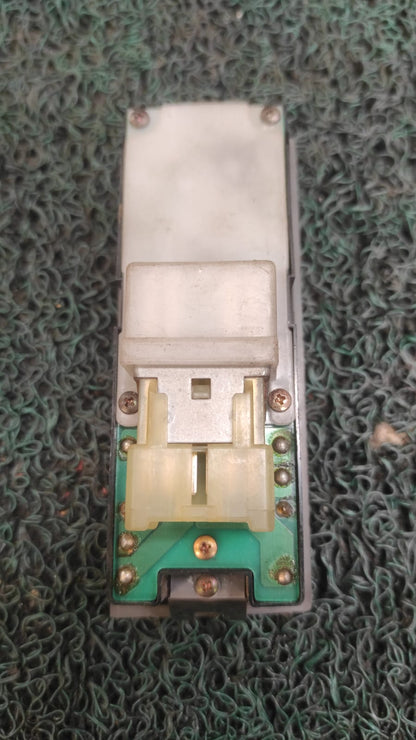 Mando levanta vidrios Suzuki alto