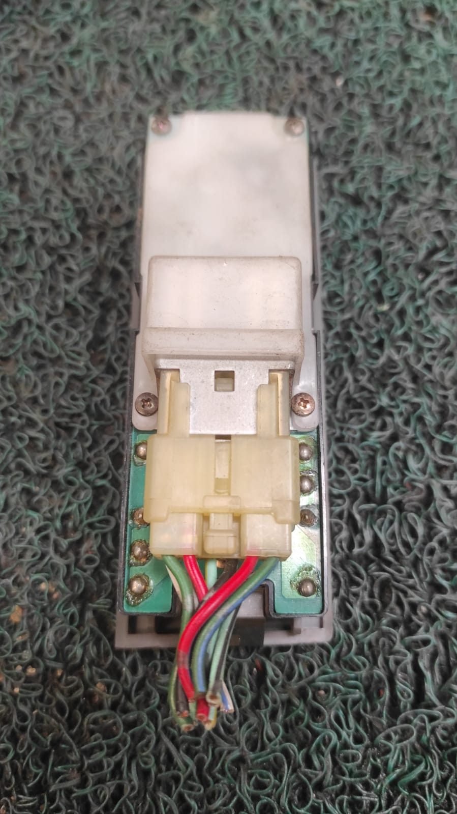 Mando levanta vidrios Suzuki alto