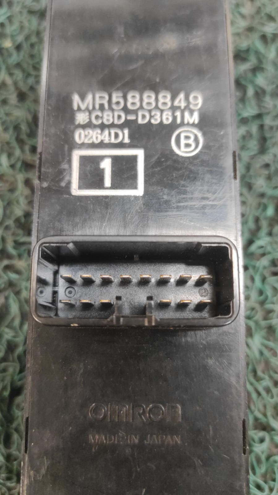 Mando levanta vidrios Mitsubishi EK wagon 2004