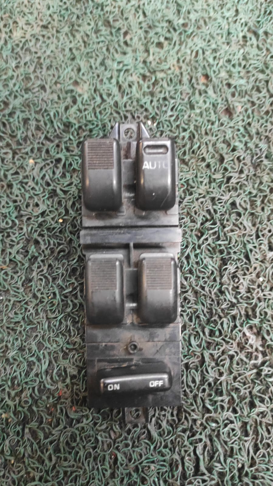 Mando levanta vidrios Daihatsu Max - Mira