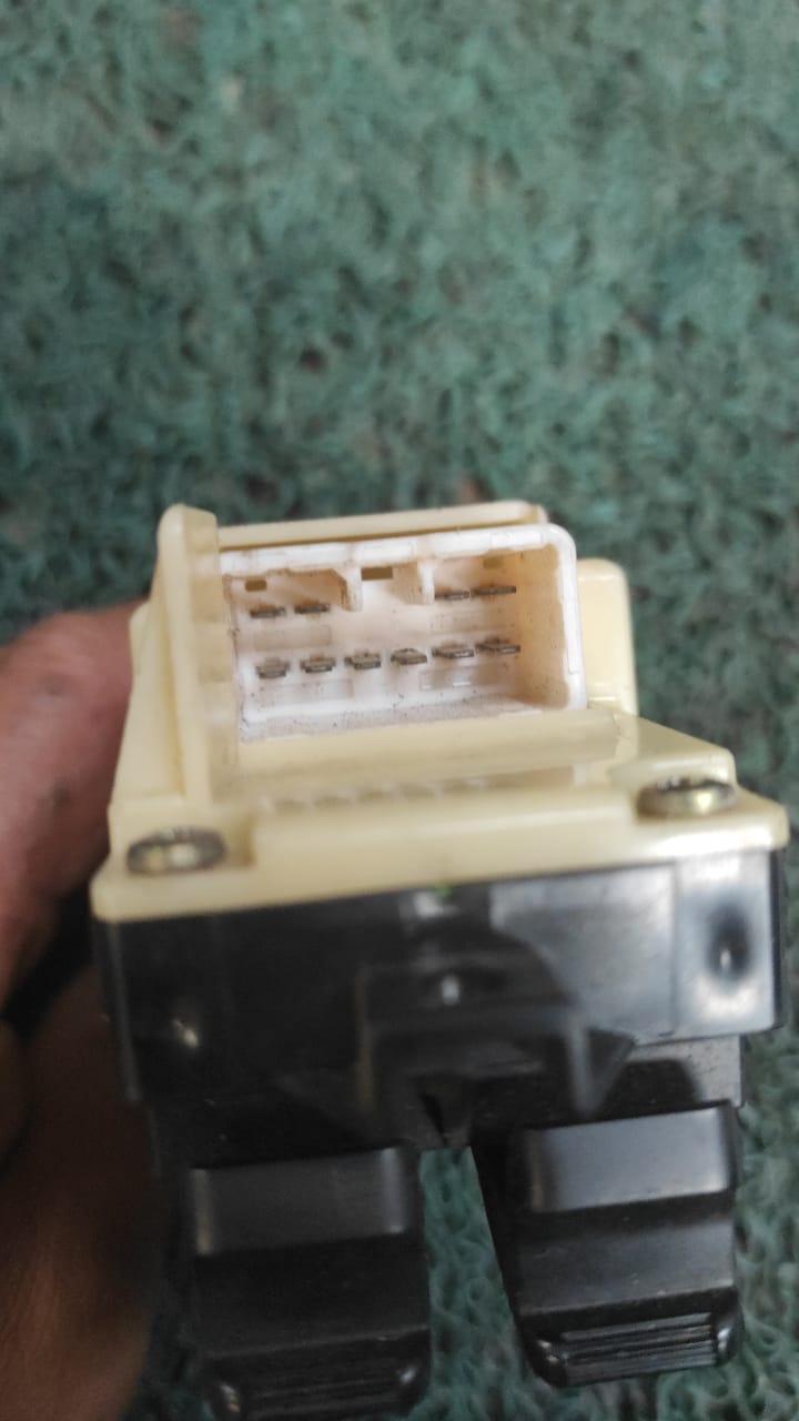 Mando levanta vidrios Daihatsu Max - Mira