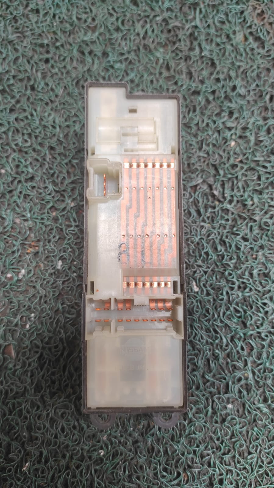 Mando levanta vidrios Nissan x-trail 06