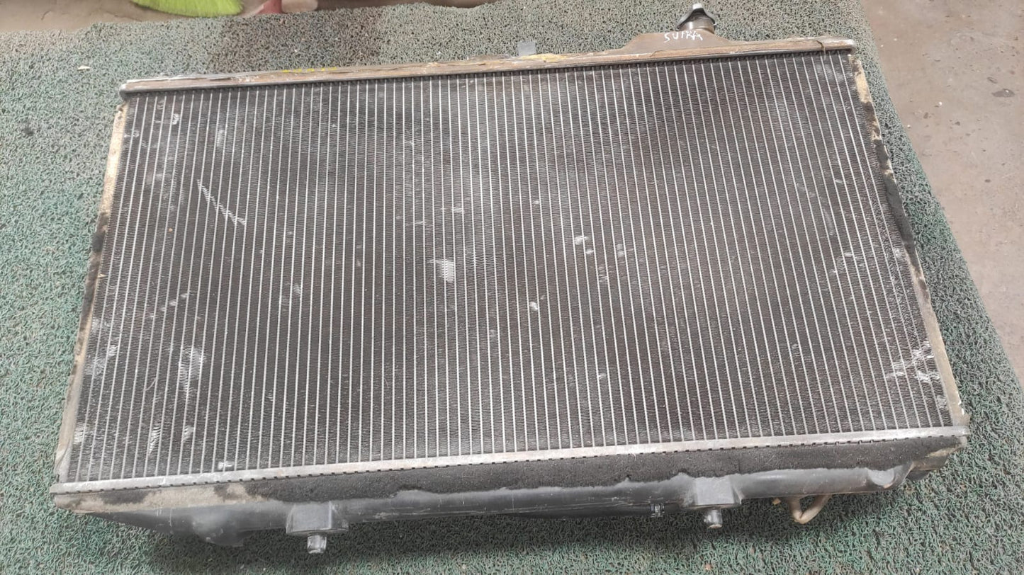 Radiador de agua + ventiladora Toyota Supra