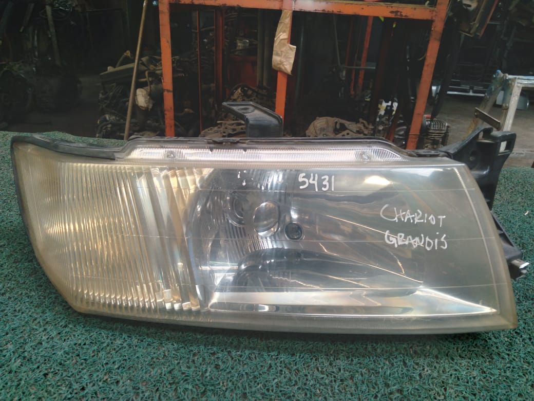 Farol Chariot Grandis 1997 RH