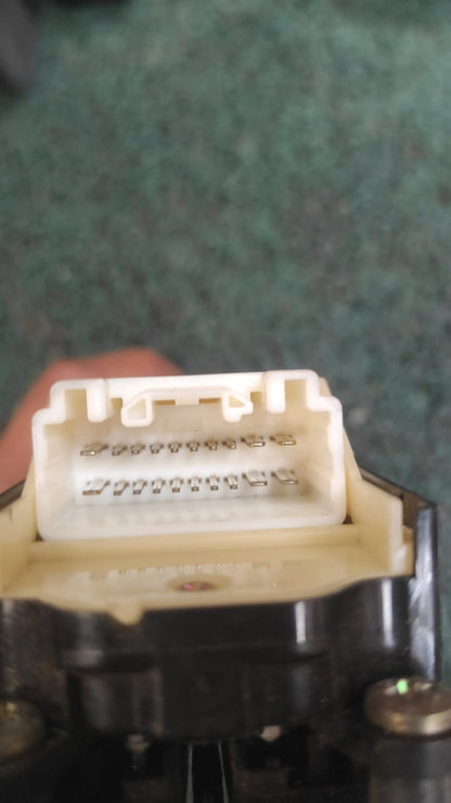 Mando levanta vidrios y bloqueo de puertas Toyota Noah -Voxy azr 60 2004