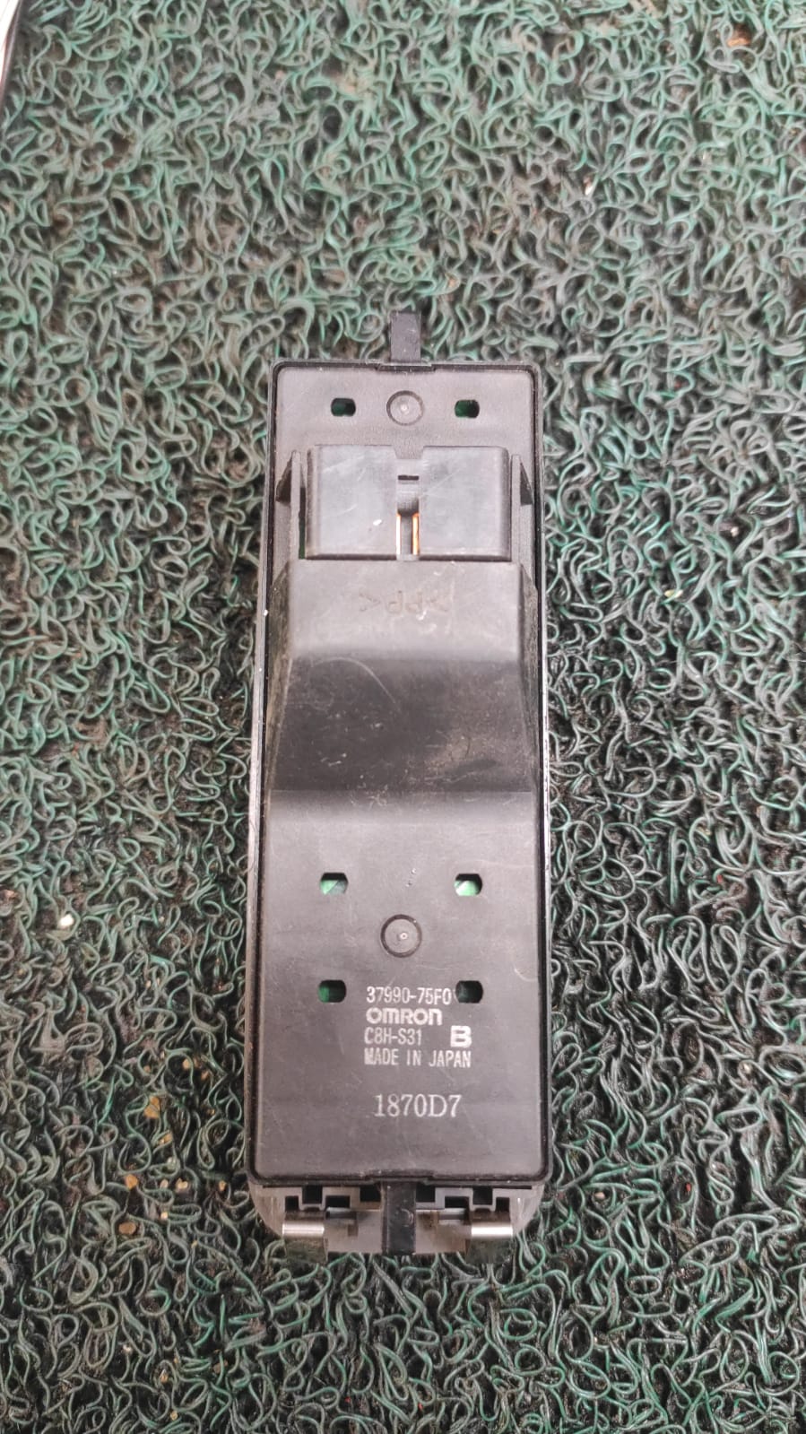 Mando levanta vidrios Suzuki wagon R - Solio