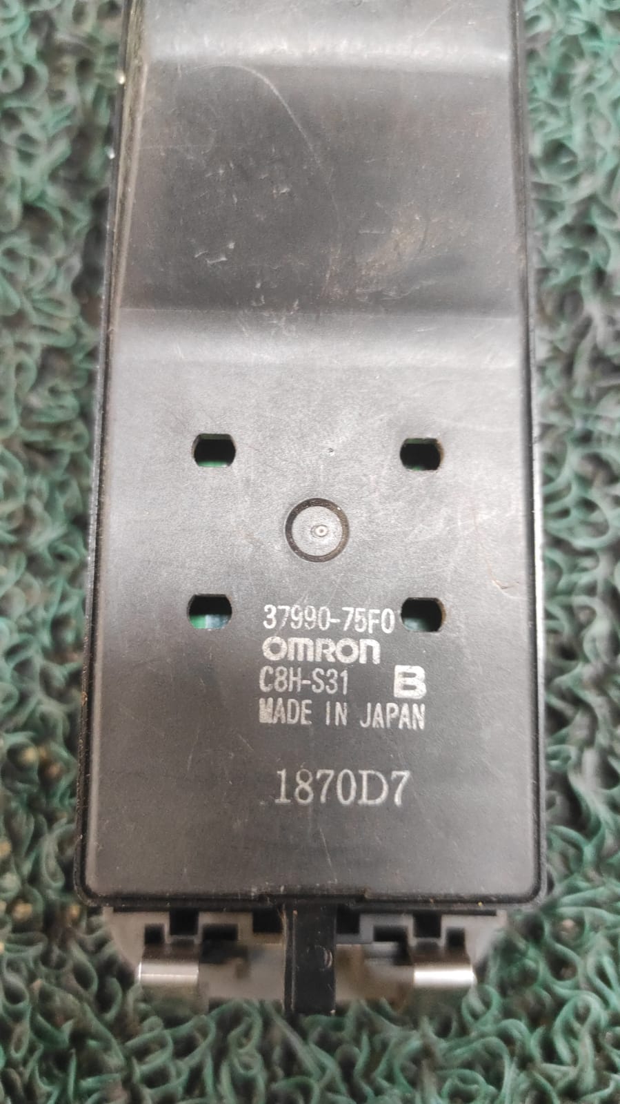 Mando levanta vidrios Suzuki wagon R - Solio