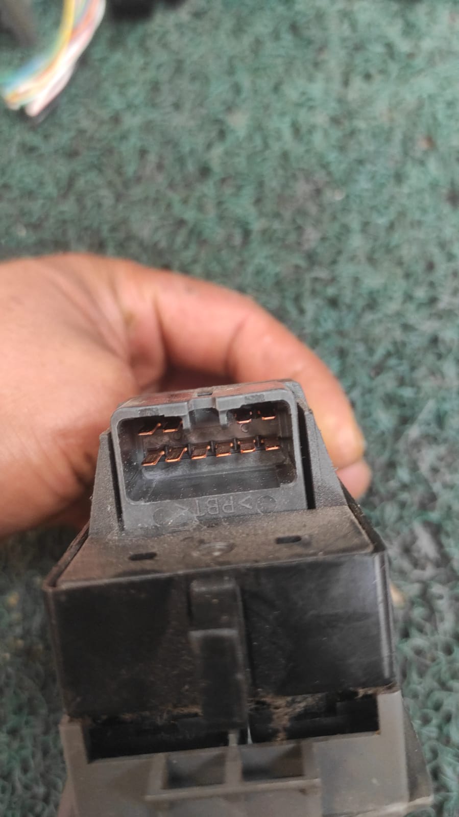 Mando levanta vidrios Suzuki wagon R - Solio