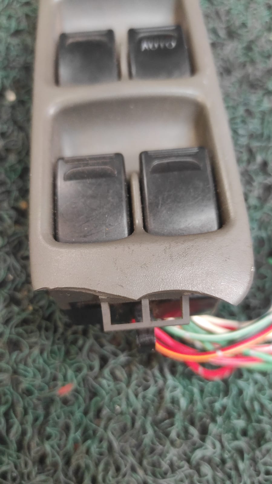 Mando levanta vidrios Suzuki wagon R - Solio