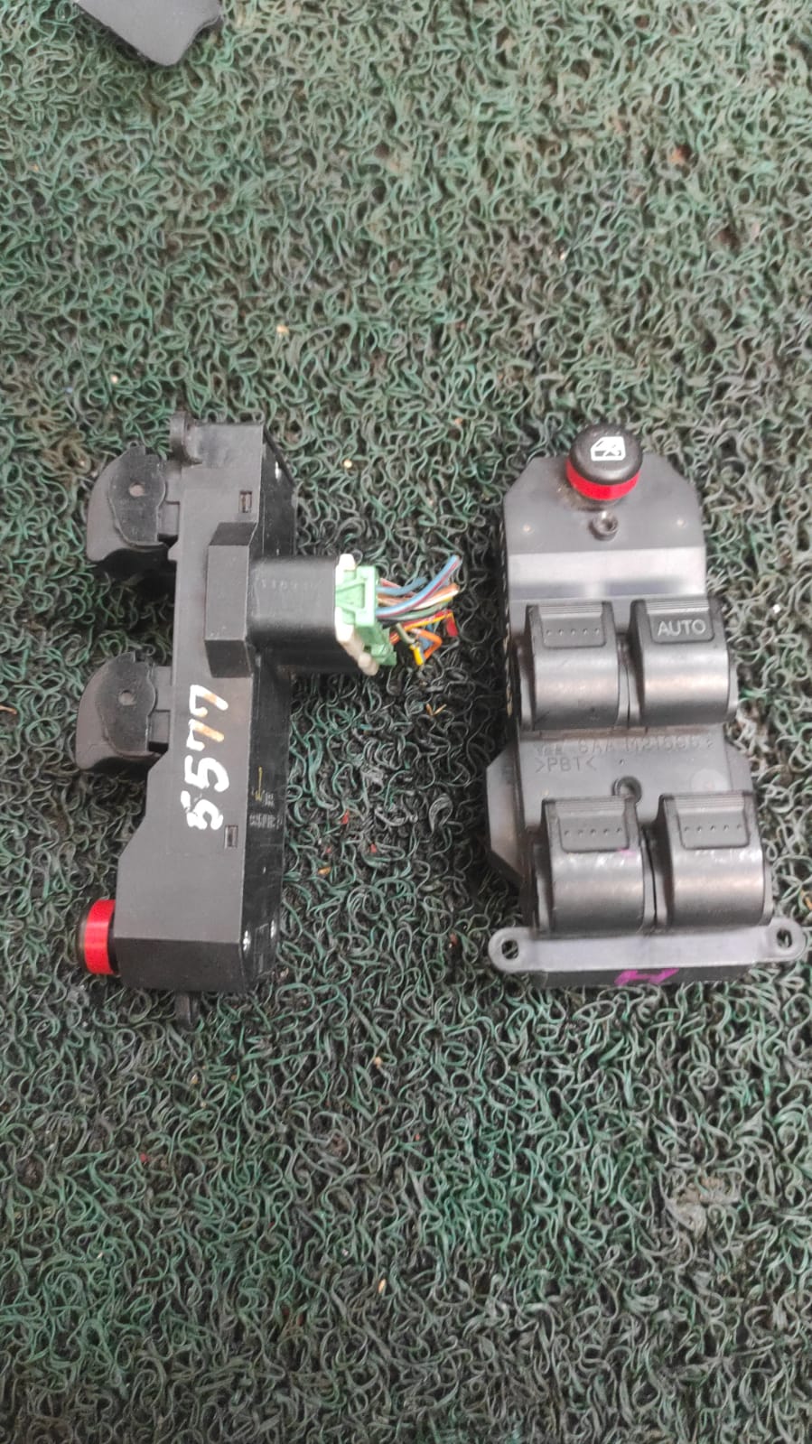 Mando levanta vidrios Honda Fit - Jazz