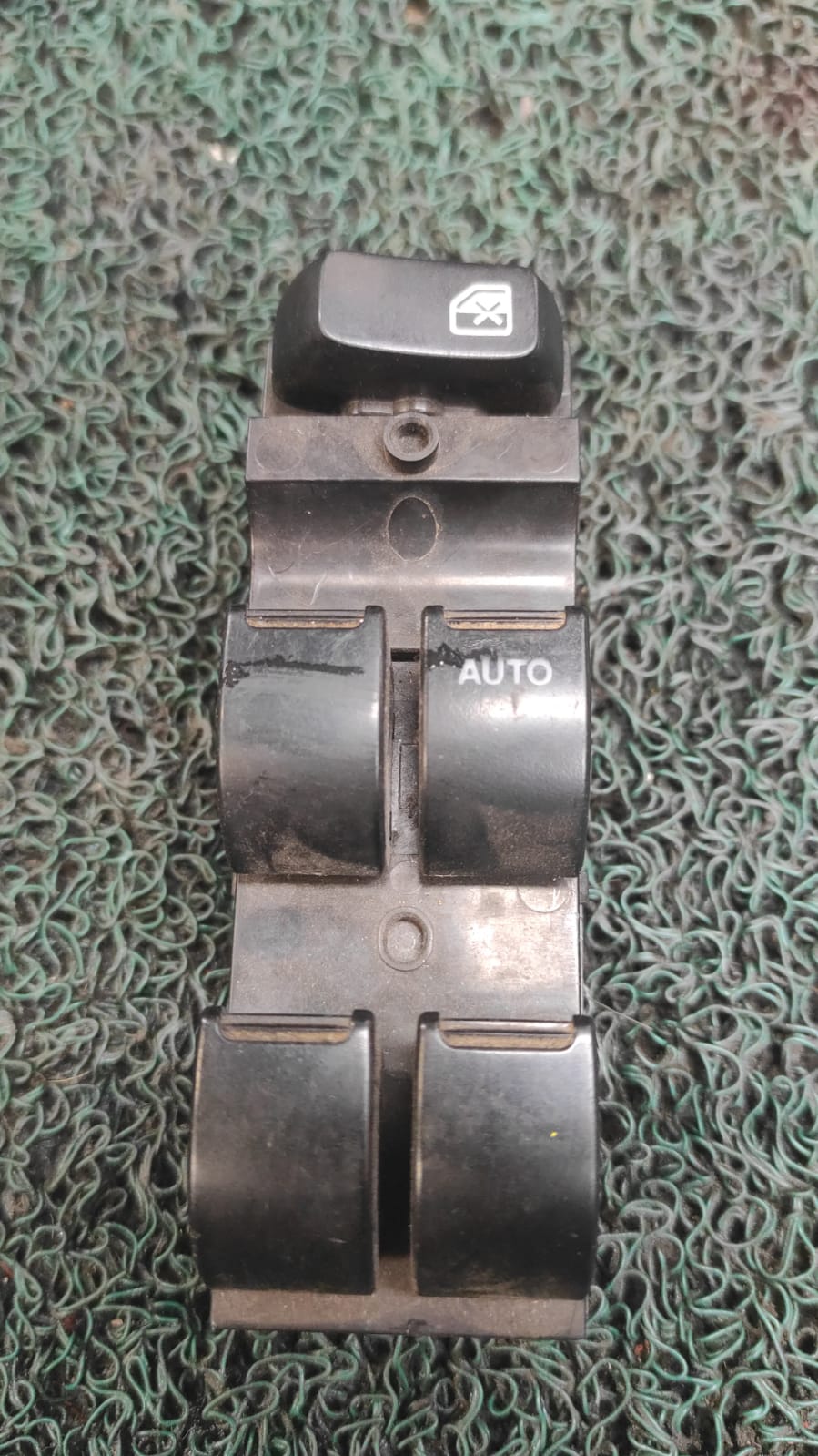 Mando levanta vidrios Suzuki wagon R