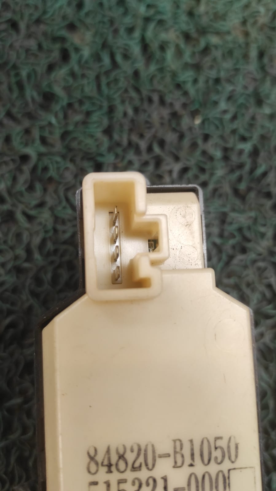 Mando levanta vidrios y bloqueo de puertas Toyota BB