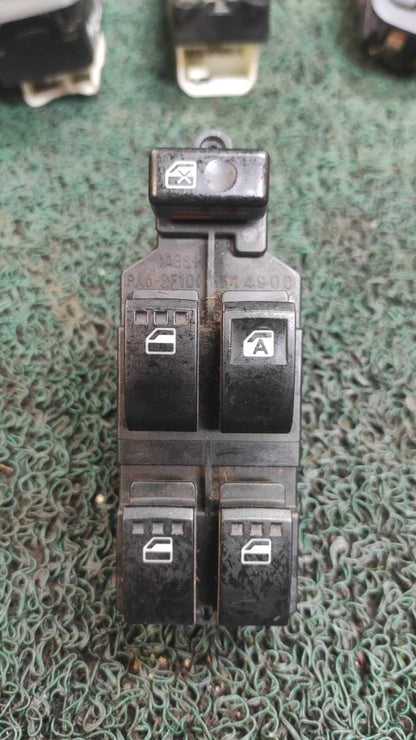 Mando levanta vidrios y bloqueo de puertas Toyota BB