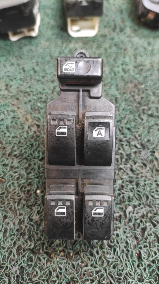 Mando levanta vidrios y bloqueo de puertas Toyota BB