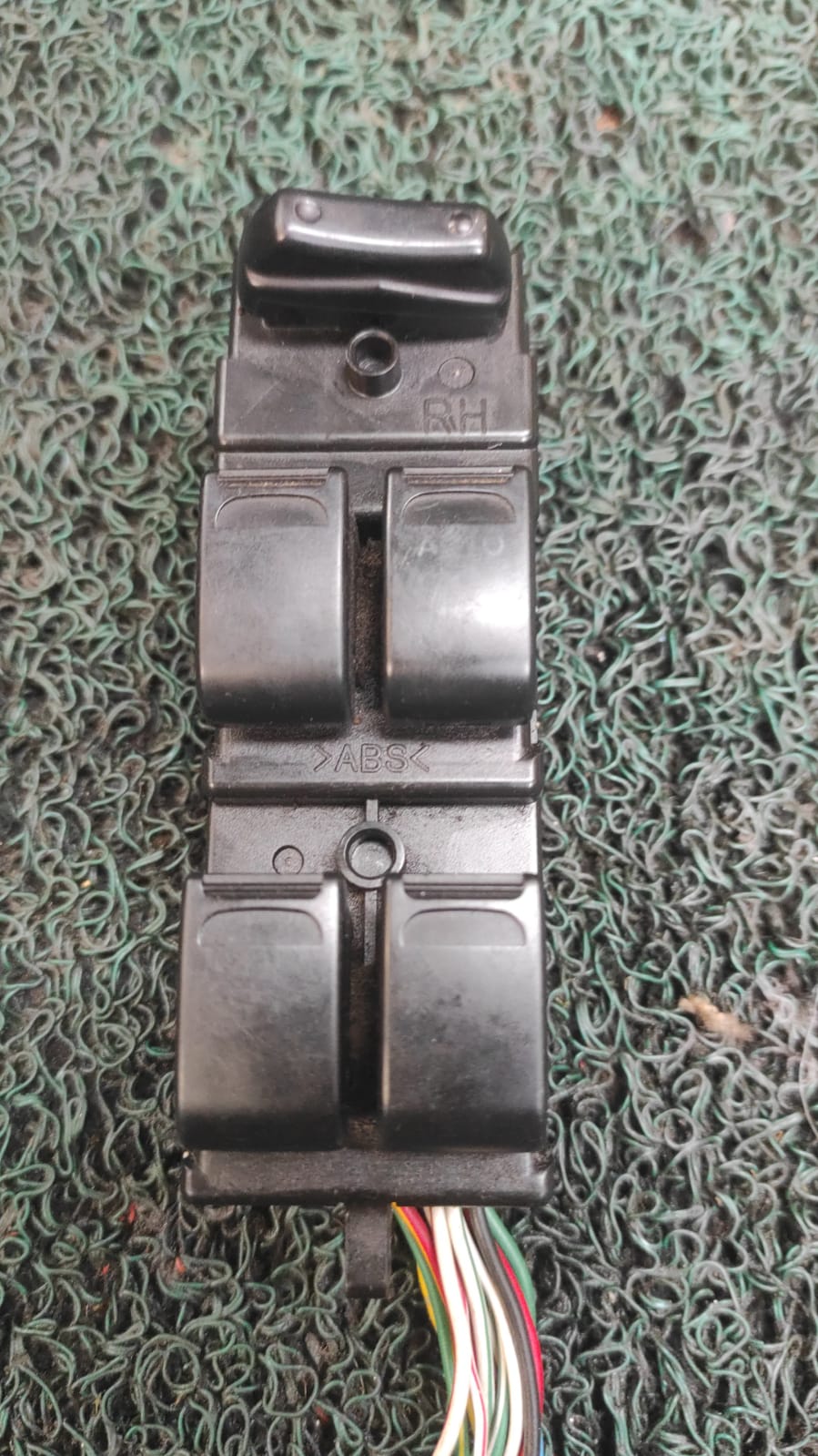 Mando levanta vidrios Suzuki every