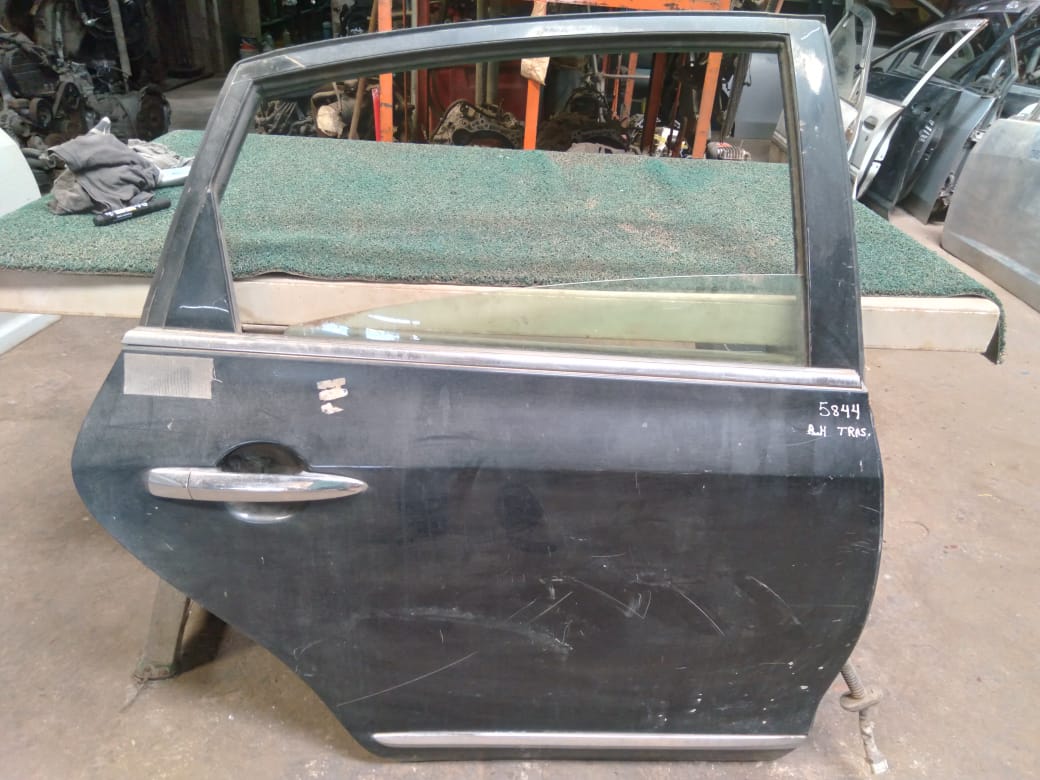 Puerta Trasera sin modelo RH