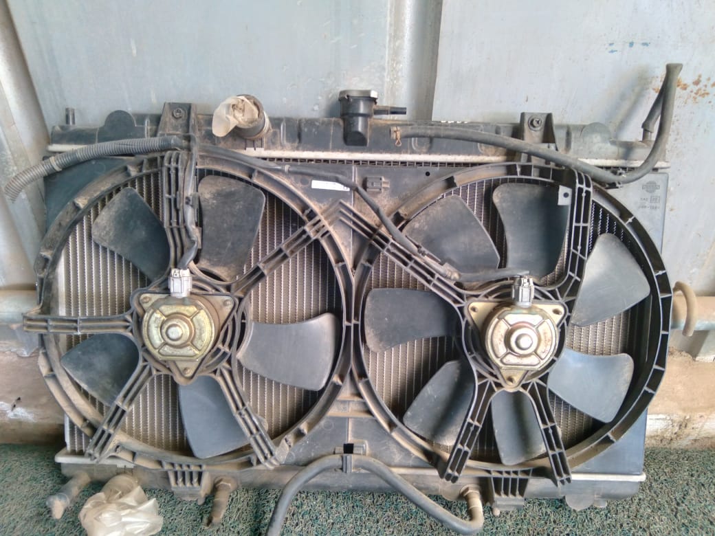 Radiador de agua Nissan