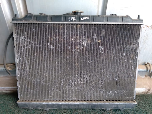 Radiador de agua Nissan