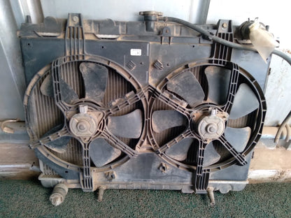 Radiador de agua Nissan