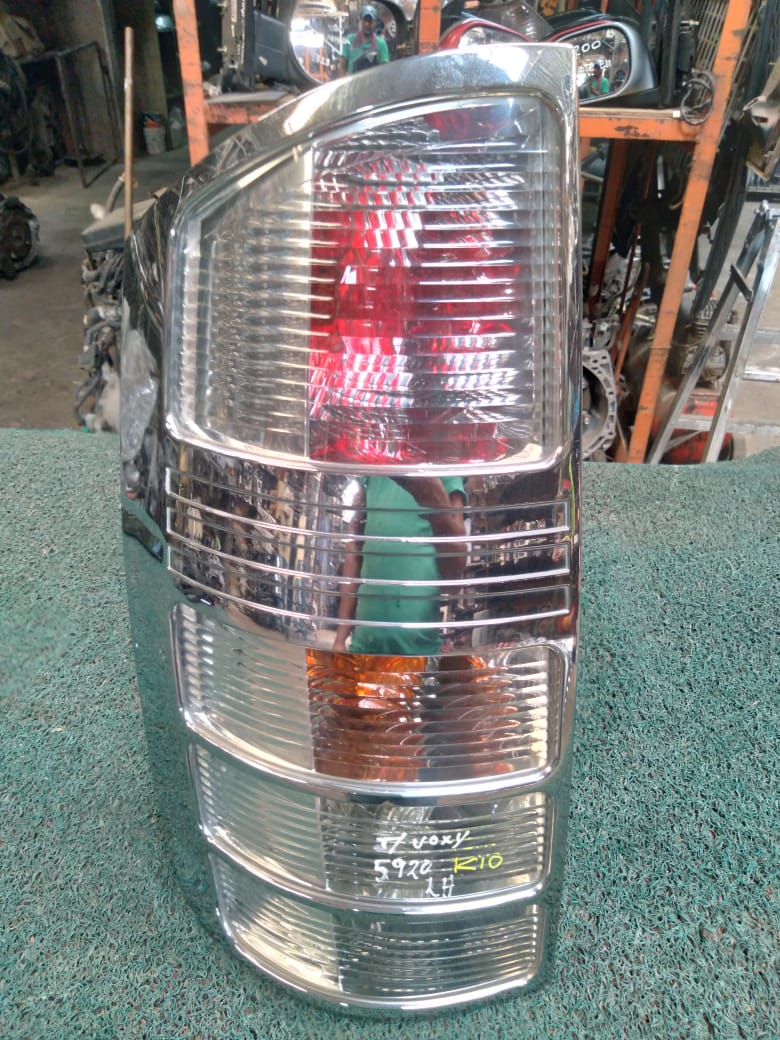 Stop Voxy 2004 LH