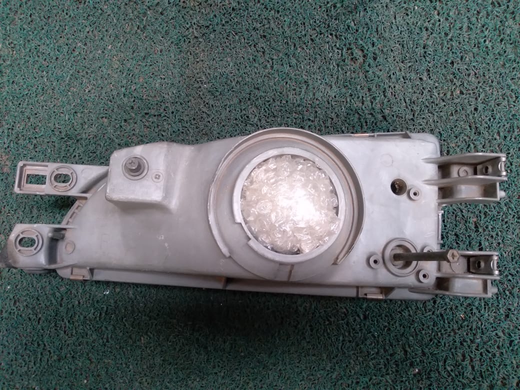 Farol Impreza 1998 RH