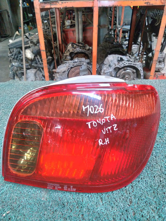 Stop Vitz 2004 RH