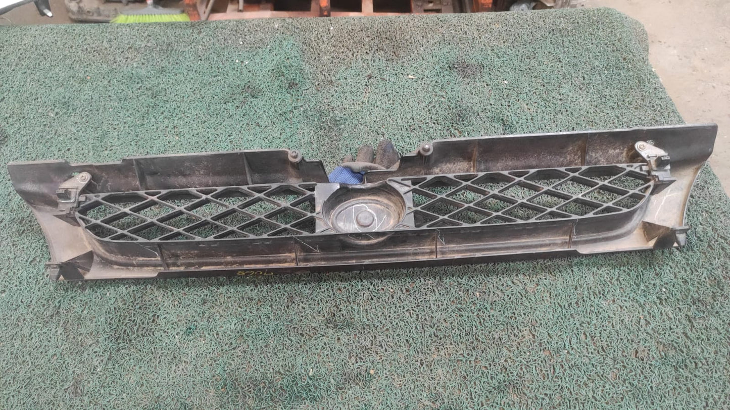 Máscara delantera Subaru impreza.