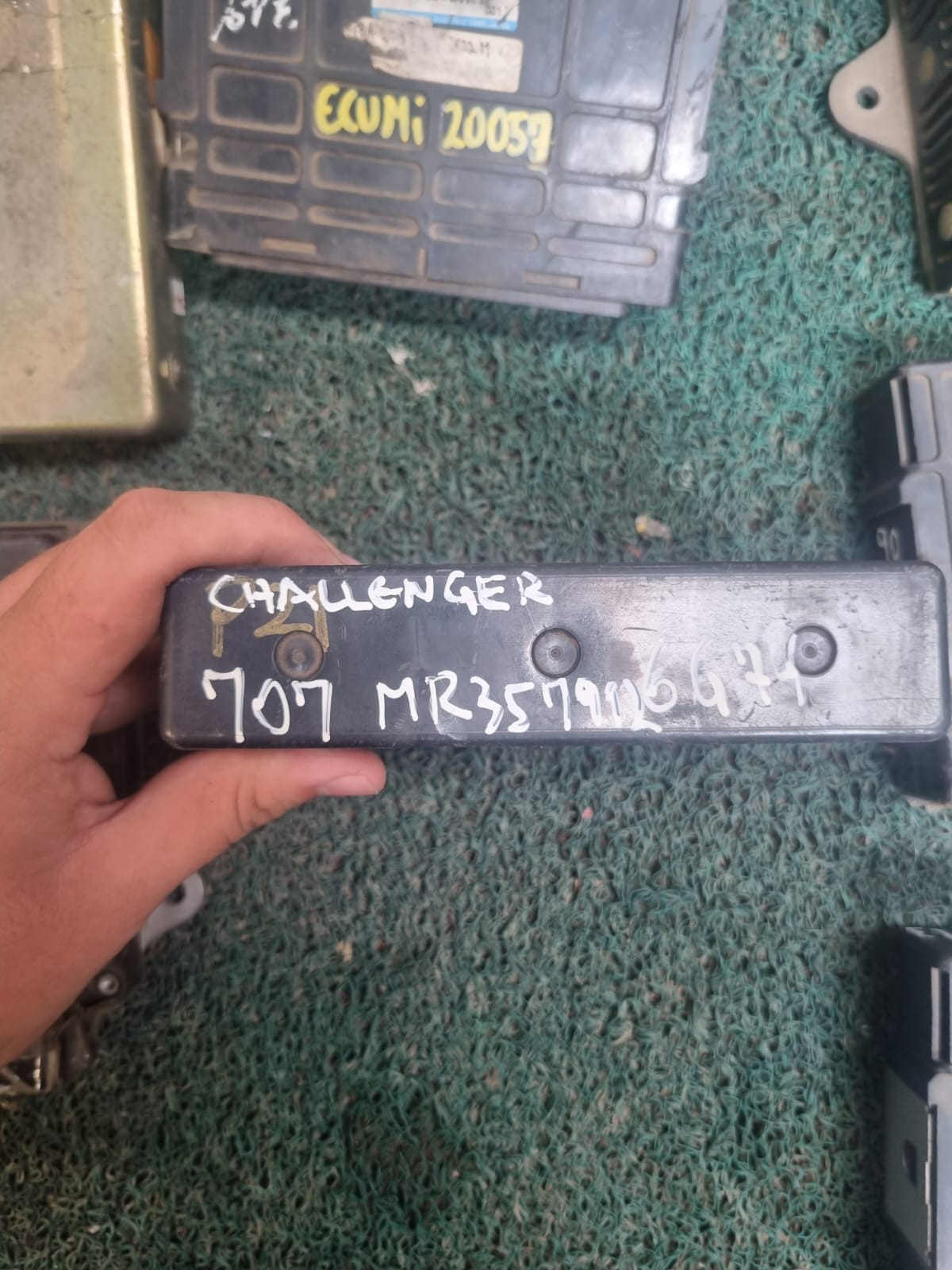 Cerebro CHALLENGER 6G74 MR357912