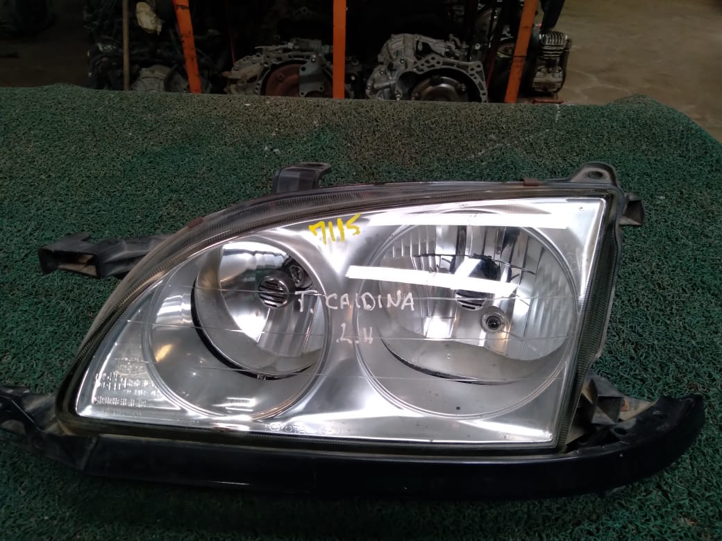 Farol Caldina 1997 LH
