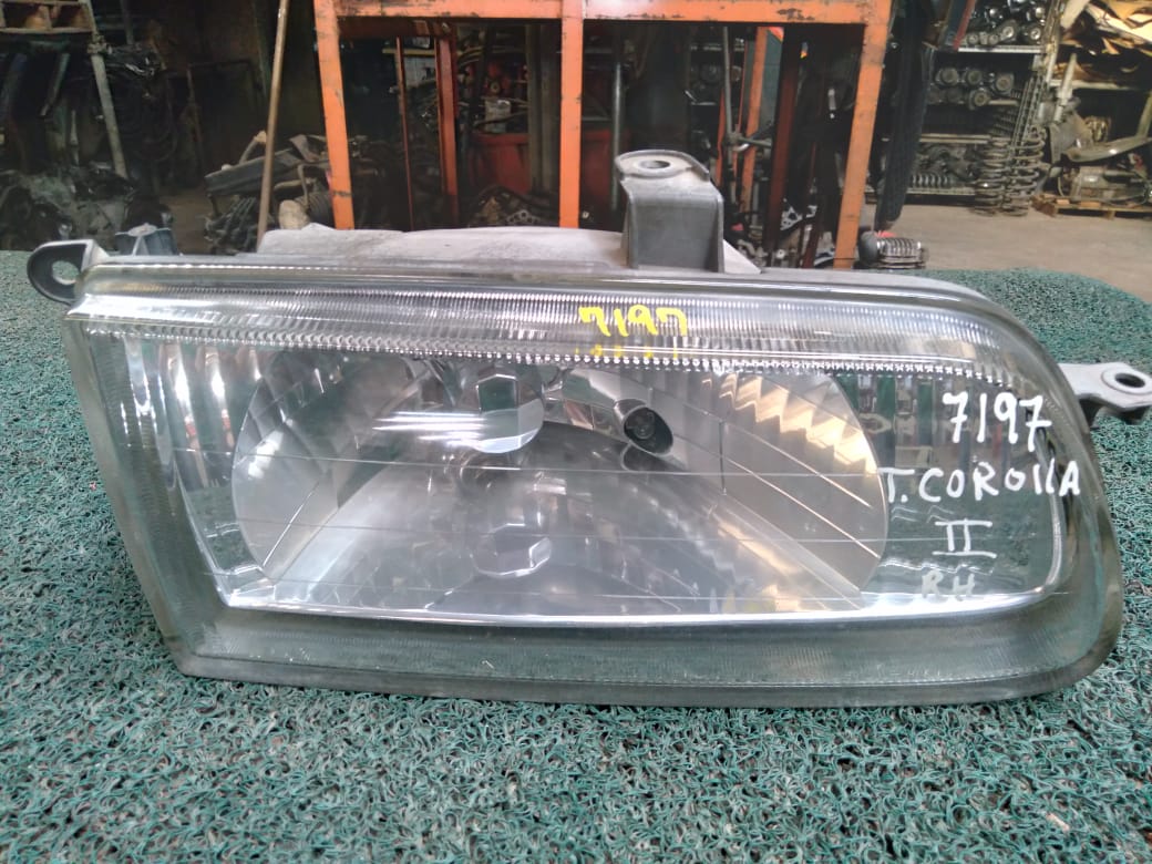Farol Corolla 2 1997 RH
