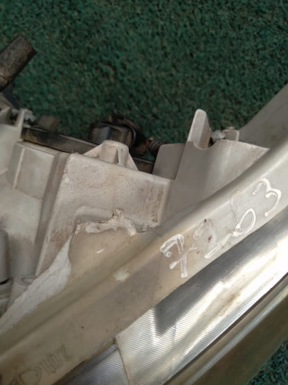 Farol Fielder-Axio 2007 LH