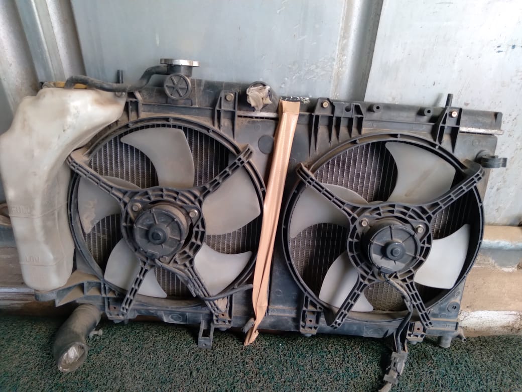 Radiador de agua Nissan