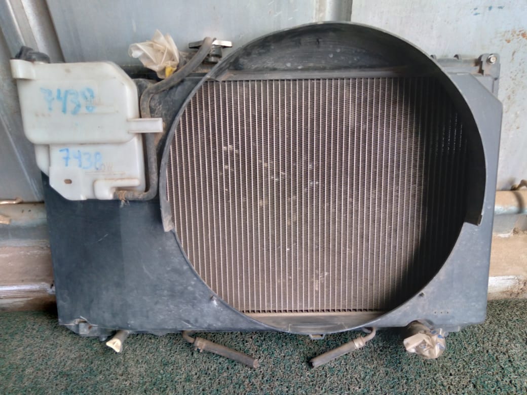 Radiador de agua Toyota Mark 2