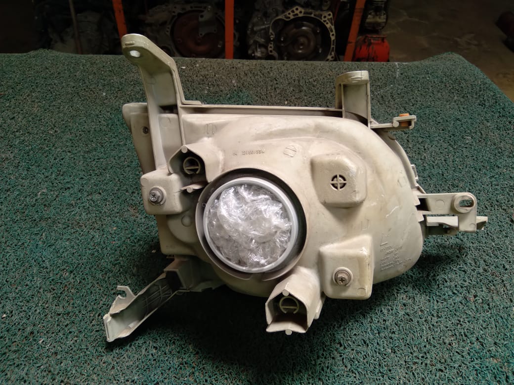 Farol Noah 1999 LH