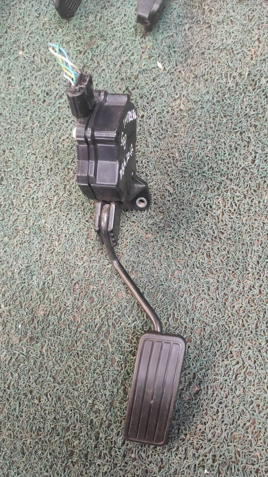 Pedal de aceleracion Subaru Impreza