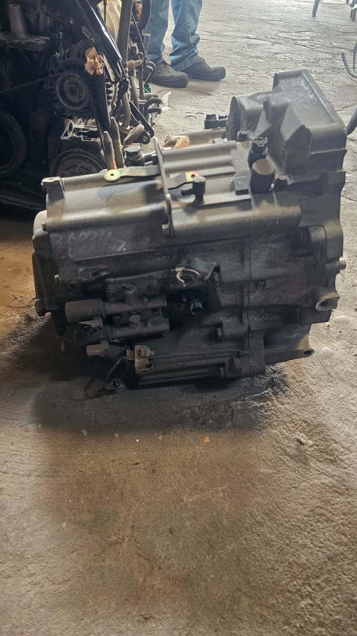 Caja CIVIC 2001 motor DB15 normal